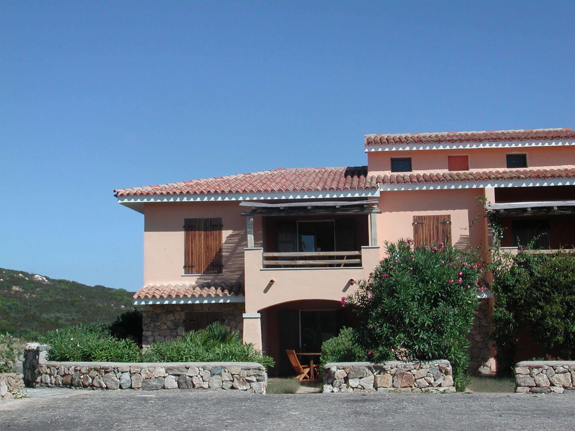 Residence Spiaggia Bianca Golfo Aranci Zewnętrze zdjęcie