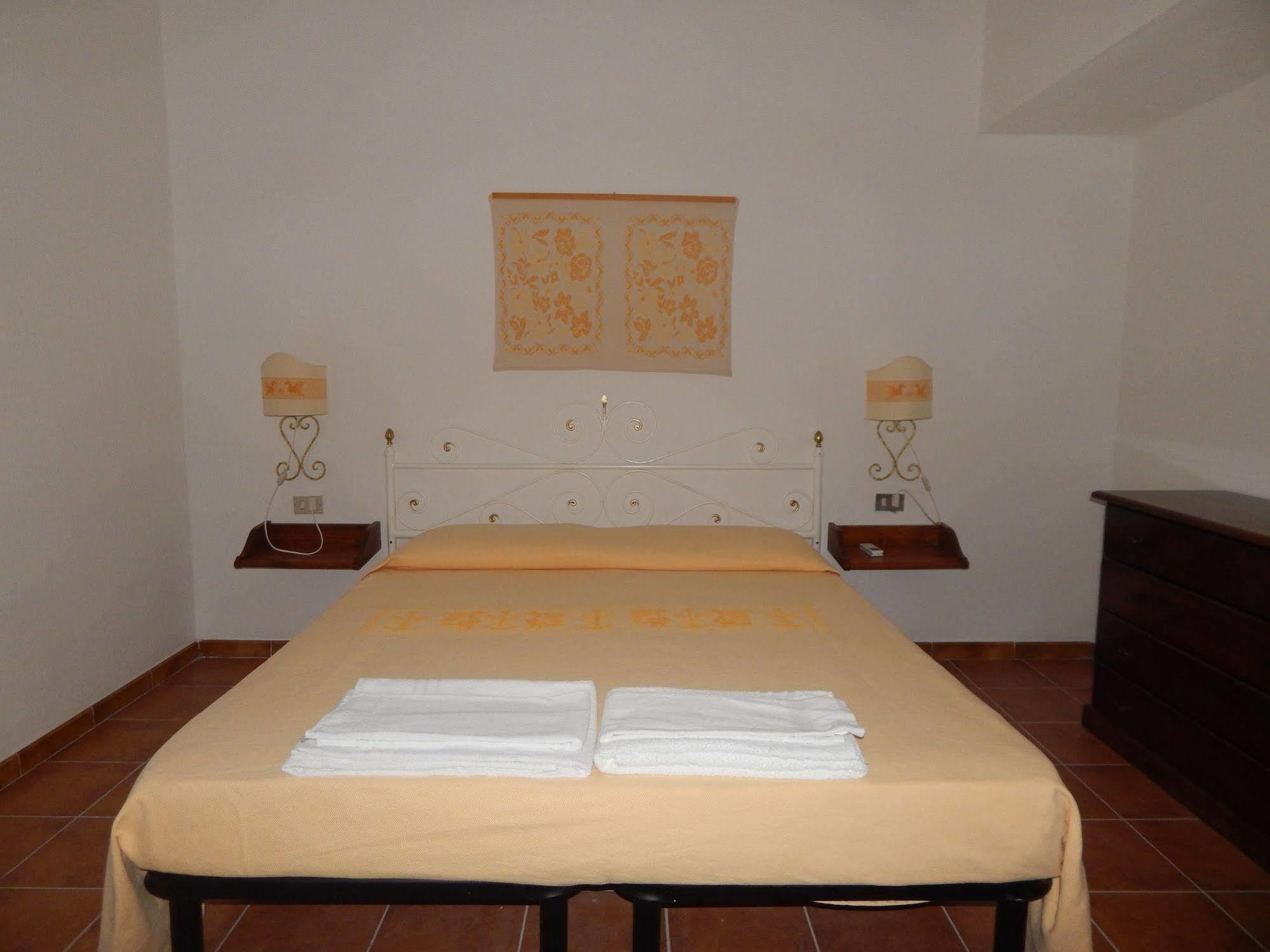 Residence Spiaggia Bianca Golfo Aranci Zewnętrze zdjęcie